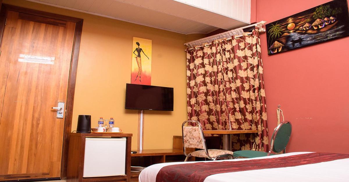 Triple Hill Hotel Weija Экстерьер фото