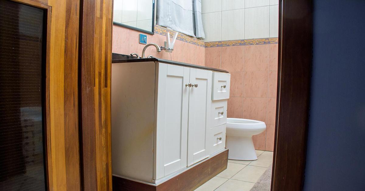 Triple Hill Hotel Weija Экстерьер фото
