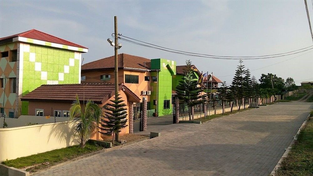 Triple Hill Hotel Weija Экстерьер фото